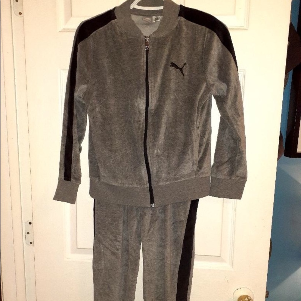 Boys size medium Puma sweatsuit